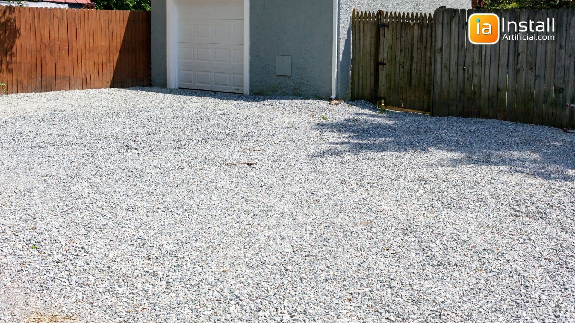 Gravel as Natural Grass Lawn Alternative