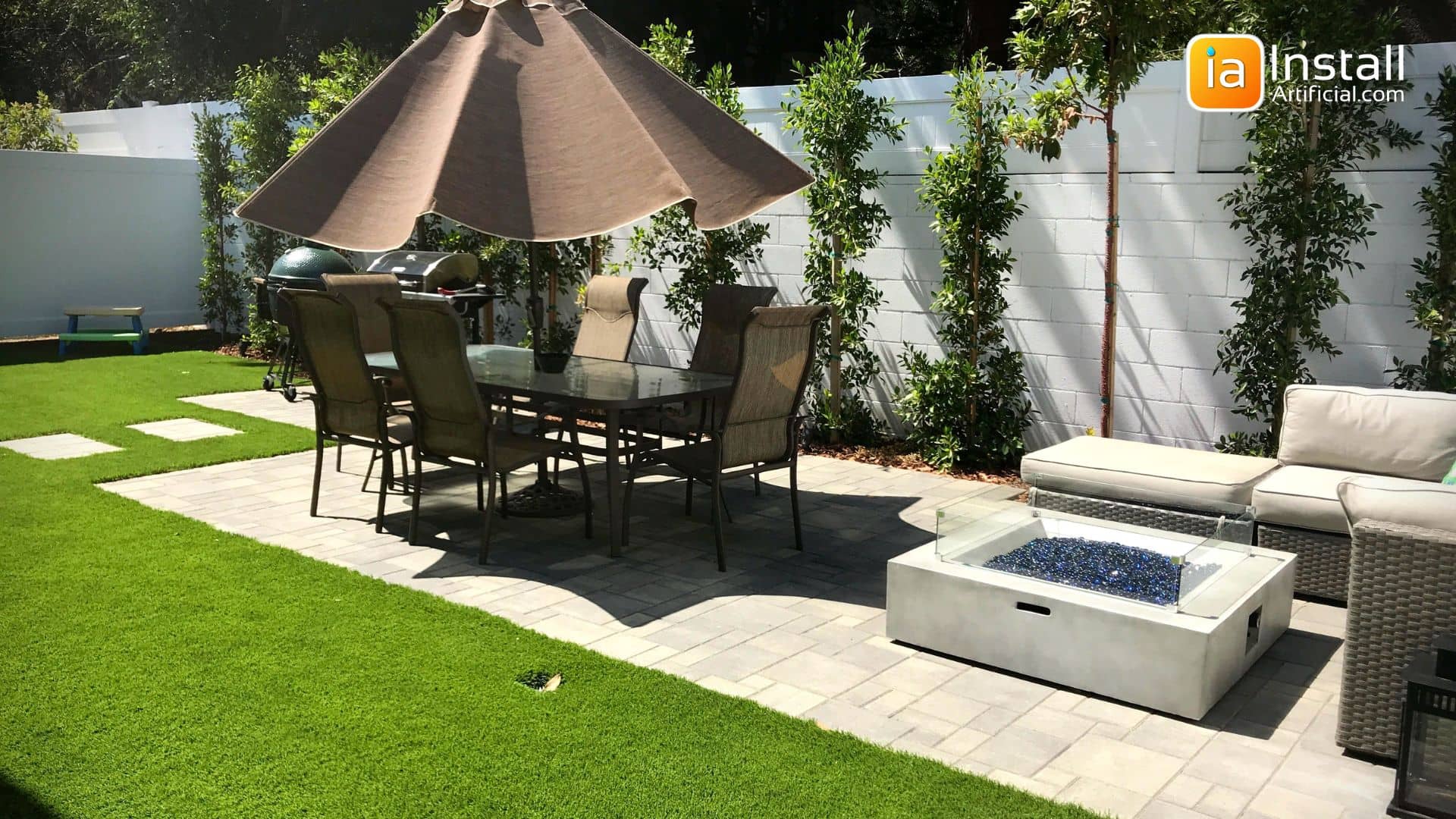 Synthetic Turf Backyard Design with Hardscape