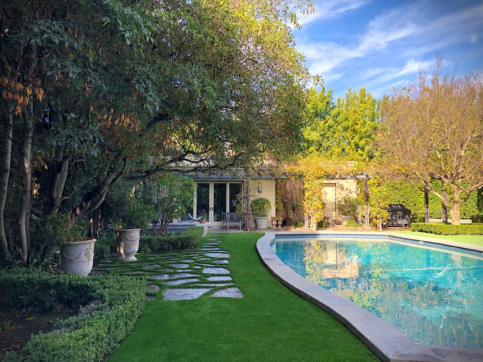 Stepping stone and turf design Stepping stone and turf design