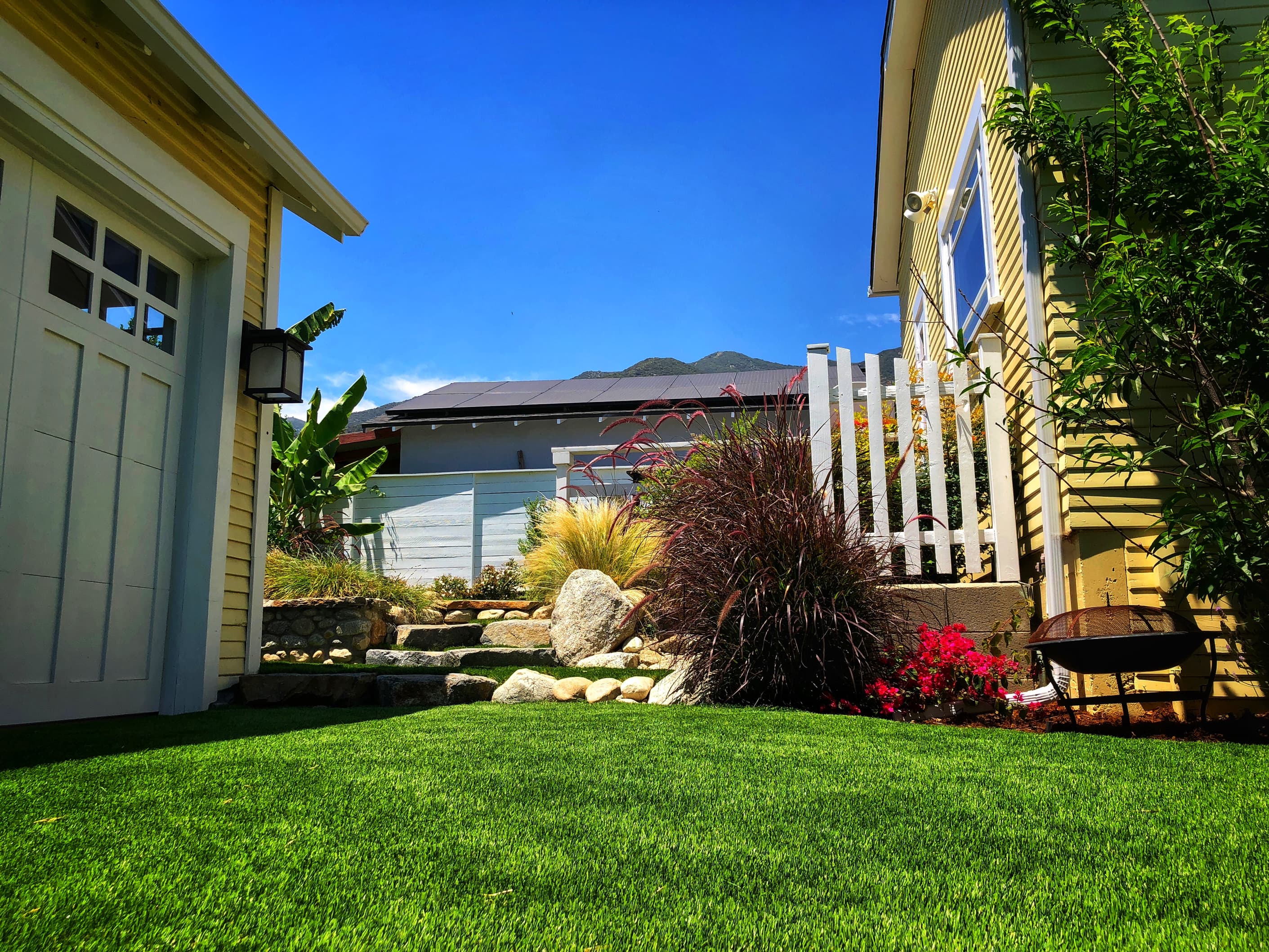 deocrative natural stone and artificial grass