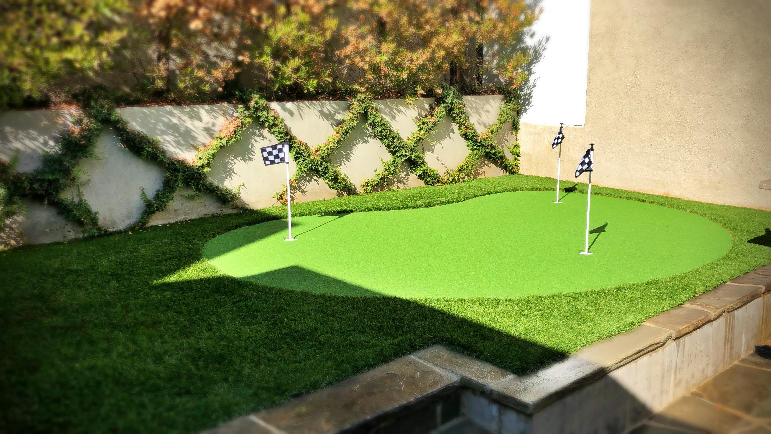 small putting green horizontal